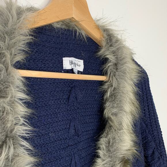 Felicity Faux Fur Batwing Cardigan Dark Blue MILITARY HIPPIE - Picture 6 of 6